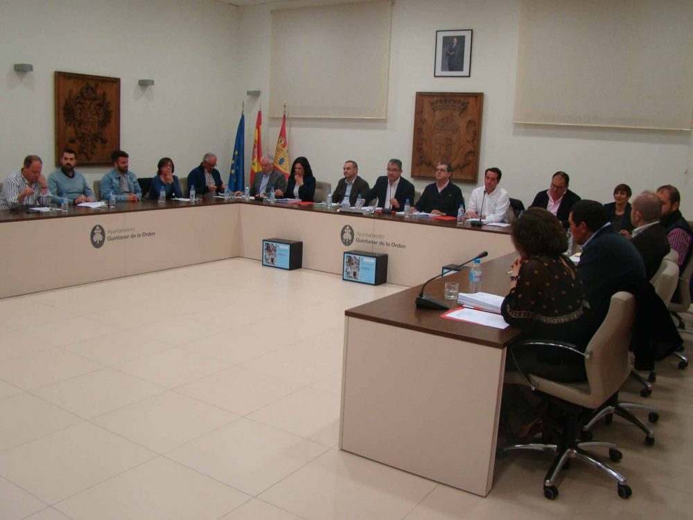 IU denuncia la precariedad laboral que fomentan las “becas” del Ayuntamiento de Quintanar.