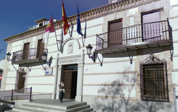 Izquierda Unida denuncia que el Ayuntamiento de Olías del Rey se inventa categorías en los planes de empleo
